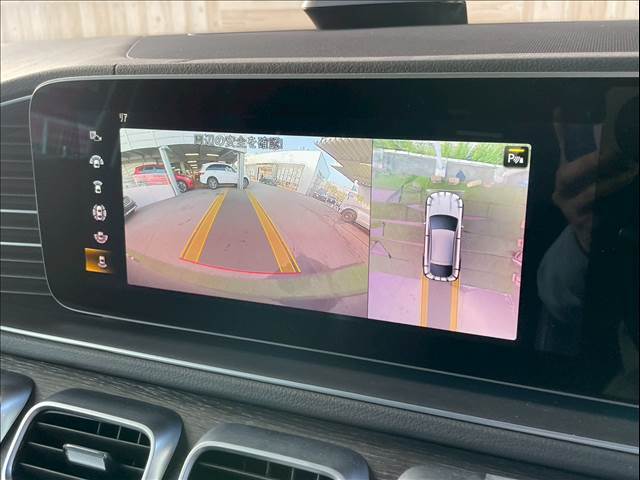 「アラウンドビューモニター」を装備で駐車が苦手な方でも安心です。