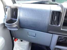 運転席、助手席にエアバック装着しています