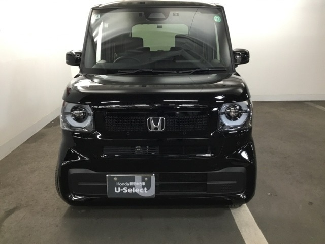 このフロントマスクは個性もいっぱい　人気の車です。