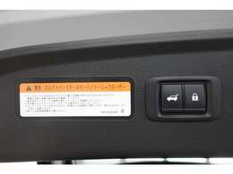 電動テールゲート　ワンタッチで閉める事も可能