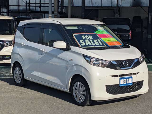 ★右斜め前から一枚です★ライトにクスミも無く、外装もしっかり綺麗にしています(*^^*)是非お確かめください！納車時にはもう一度キレイにいたします！安心の全車保証付（別途）になっております(＃^^＃)