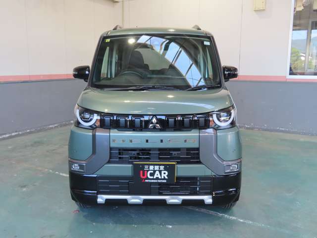 フロントカメラにより前方車輌や歩行者を検知。衝突の危険があるときは警報や衝突被害軽減ブレーキで衝突被害を軽減、または衝突を回避。安全運転をサポートします。