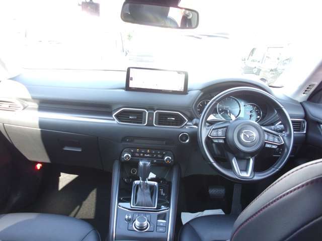 見晴らしが良く開放的な車内。視界も良好でストレス無く快適なドライブをご提供できます♪