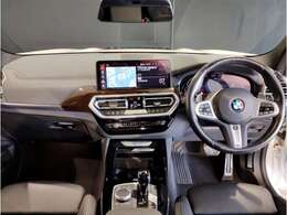 ☆センターパネルを運転席側に僅かに傾けたBMW独特のインパネ☆【駆け抜ける歓び】はここからもスタートしております☆