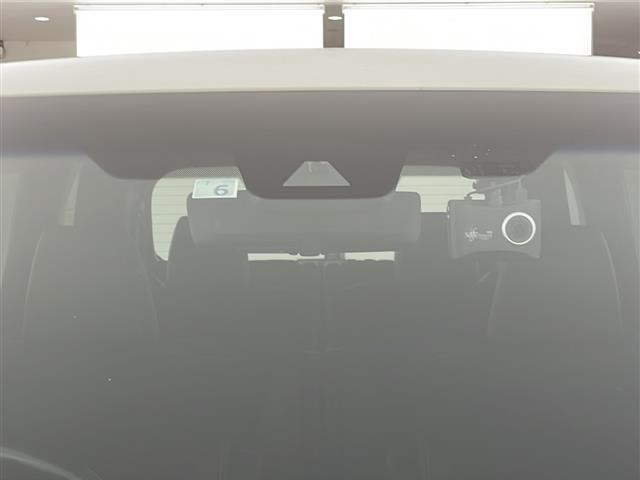 【ドライブレコーダー】映像・音声などの運転中の記録を残します。事故などを起こした起こされた時の証拠になりえますので、もしも時でも安心ですね。