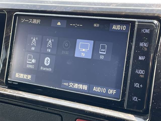 【Bluetooth】ナビゲーションと携帯電話/スマートフォンをBluetooth接続することができます。接続するとハンズフリーで使用することができるので、とても便利です！