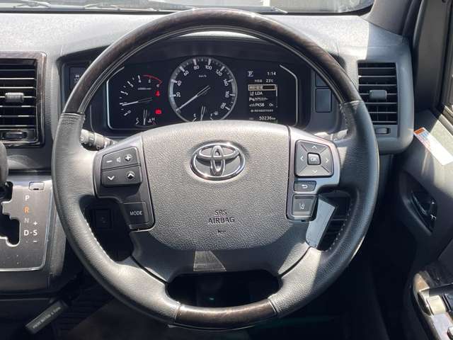 他社で中古車または新車をご購入済みのお客様に関しまして、カスタムの参考を目的としたご来店はご遠慮いただきますようお願い申し上げます。そのような目的でのご来店は、お断りさせていただきます。