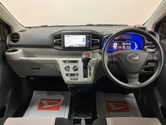 充実装備のミライースのお買得車が入庫しました！！走行1.9万km！！ナビゲーション、ETC、USBアダプター、LEDヘッドライト、電動格納ミラー、キーレスエントリーなど装備の1台です！！（＾＾♪