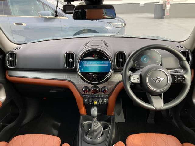 ★全国の正規ディーラーにて、対応可能な認定中古車保証付となります。アフターメンテナンスもお近くの正規ディーラーで可能でございます。遠方の方もご安心してお選びいただけます。