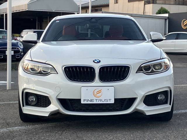 当社自慢のお車です。装備・機関系チェック済み♪横にこの車のセールスポイントを、写真と説明でアピールしてあります♪まずはご覧になってください。お客様通話料無料0078-6047-626104♪