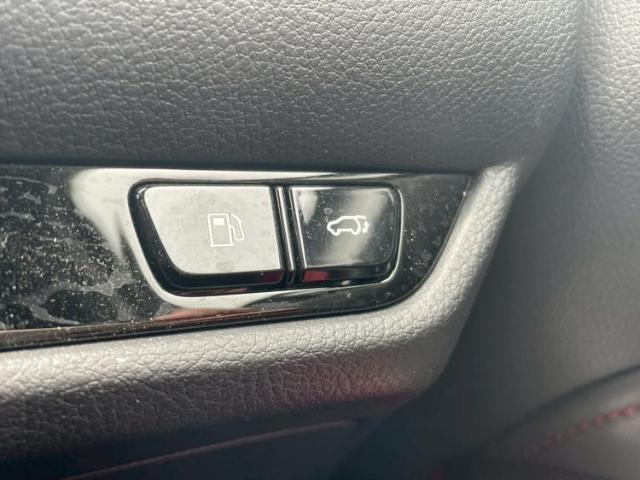 お車に合わせて無料保証以外にも、保証範囲、期間、距離を拡充させた有料保証もご用意しております！中古車の購入が初めてで不安・・・というお客様もご安心ください！