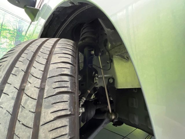 お車を安心してお乗りいただく為には、足回りの定期点検が欠かせません。サービスサポート（有償保証）では無料点検もご提供しており、安心のカーライフをお過ごしいただけるサポート体制が整っています。