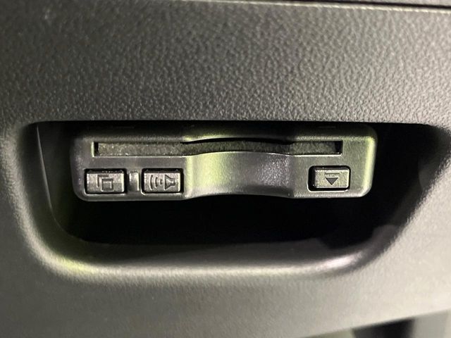【ETC】高速道路の料金所をストレスなく通過！話題のスポットやサービスエリアに多い「スマートIC」利用時は必須のアイテムです。当店でセットアップを実施、ご納車当日からすぐにご利用いただけます！