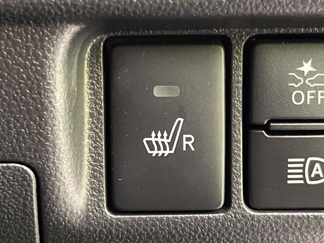 【シートヒーター】寒い日に重宝するシートヒーター！エアコンより早く温まってくれるので寒がりの人も安心ですね♪エアコンの温風は乾燥するから苦手、という方にもをおすすめです。
