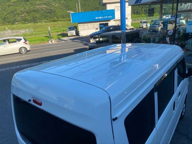 天井の画像です。以外と天井の写真をのせているお店は少ないです。よく見てください。現車確認時には脚立を用意いたします。