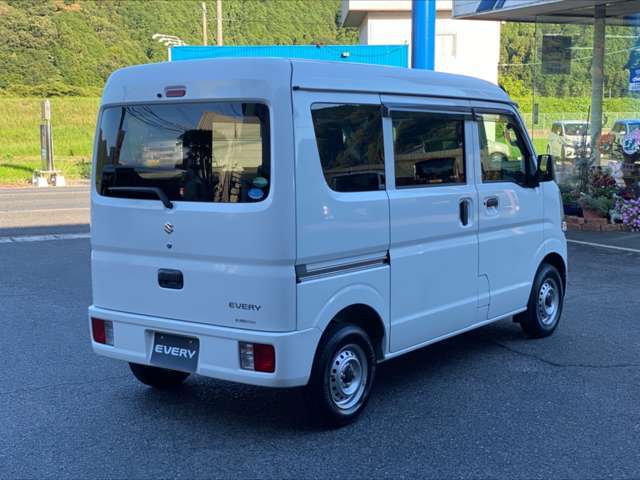 当社は軽バンの販売を得意としております。外装・内装・下廻りとても綺麗な1台です。細かく説明をしていきますので最後までご覧いただけましたら幸いです。