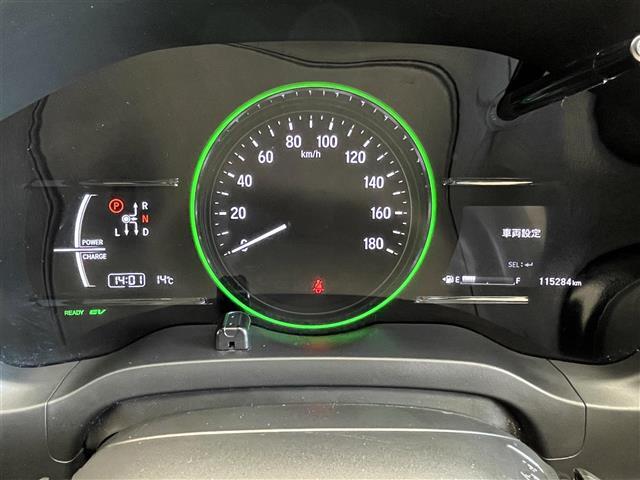 【メーター】メーターまわりも鮮やかに照らし出され、視認性・デザイン性・安全性ともにバッチリですね♪