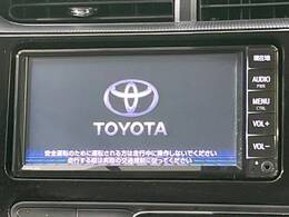 【純正ナビ】人気の純正ナビを装備しております。ナビの使いやすさはもちろん、オーディオ機能も充実！キャンプや旅行はもちろん、通勤や買い物など普段のドライブも楽しくなるはず♪