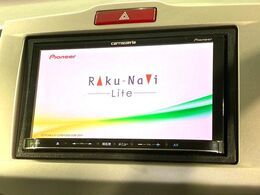 【ナビゲーション】使いやすいナビで目的地までしっかり案内してくれます。各種オーディオ再生機能も充実しており、お車の運転がさらに楽しくなります！！