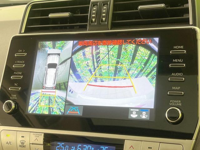 【マルチテレインモニター】車のフロントやサイドのカメラ画像を同時にモニター表示することで、悪路や狭い道を走行時でも周囲の状況確認ができ安心！本格SUVにうれしい装備です♪