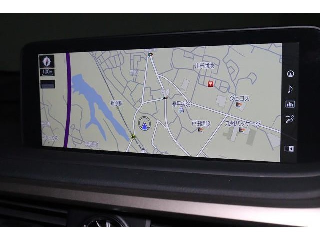 大画面の『ナビゲーションシステム』を装備！　大きな地図画面や迫力ある映像がお楽しみいただけます。（機種によりナビやコネクトサービス等ご利用の際は別途契約が必要となる場合があります）