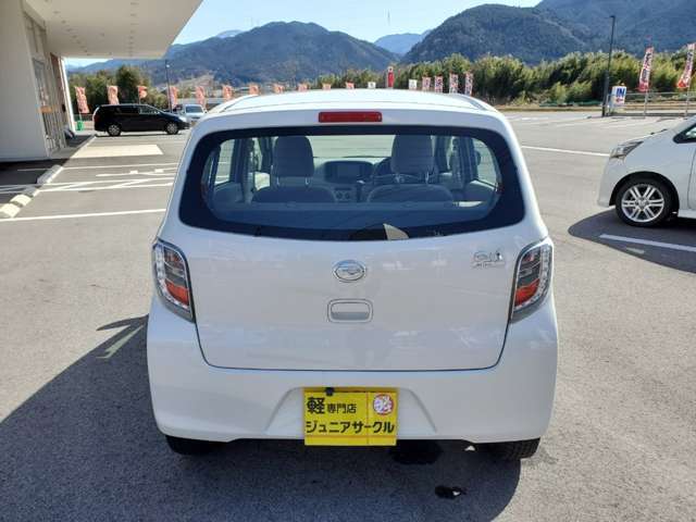 ＜中古自動車販売士在籍店＞～今日もあなたがハッピーだとうれしい～車買うなら、100万ドルにご相談ください。安心と信頼に応えるプロフェッショナル在籍店です