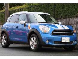 【徹底した納車前点検】ご納車前に、担当整備士と営業担当がエンジン、ミッション、エアコン等、内装の計器一つまで全て細かく点検を行い、約100キロの走行テストを夜間、高速走行を含め実施致しております。