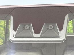 【スマートアシスト】走行中に前方の車両等を認識し、衝突しそうな時は警報とブレーキで衝突回避と被害軽減をアシスト。より安全にドライブをお楽しみいただけます。