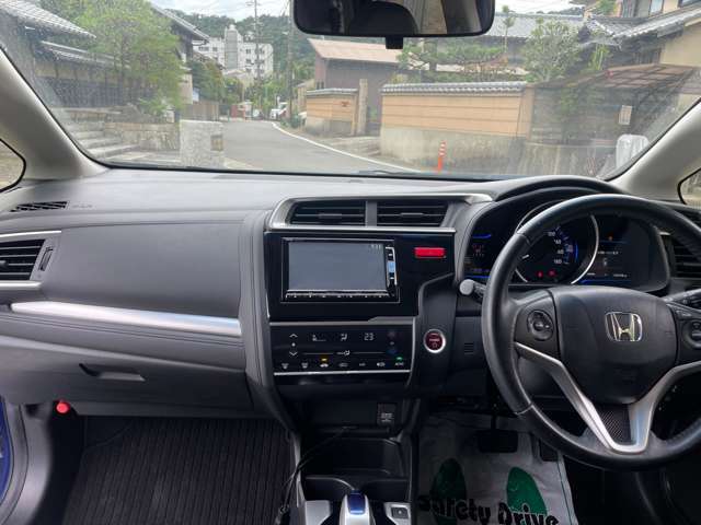すっきりとしたインパネ回りです♪