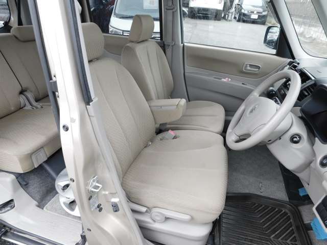 登録にあたり、軽自動車は、1.住民票　2.認め印　をご準備ください。普通車は、1.印鑑証明　2.実印　3.認め印　4.車庫証明がとれる場所の確保　が必要となります。くわしくは、お問い合わせください。