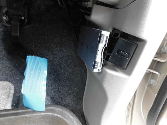 ETCで高速道路もスムーズに出入りでき、またお時間によっては割引され交通費が少しでもお安くなります。当社で取付、移設、持ち込み取付等、車両購入時ご検討ください