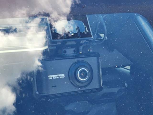 【ドライブレコーダー】万が一の衝突発生時や衝撃感知時の録画で安心のドライブレコーダーを装備しております。
