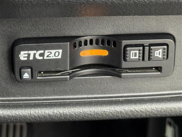 ◆【ETC】有料道路を利用する際に料金所で停止することなく通過できる、ETC車載器（ノンストップ自動料金収受システム機器）が装備されています。セットアップを行うことで利用可能になります。