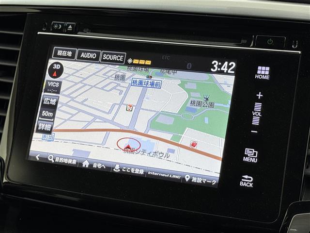 【純正ナビ】専用設計で車内の雰囲気にマッチしたナビが装備されています！利用時のマップ表示は見やすく、いつものドライブがグッと楽しくなります！