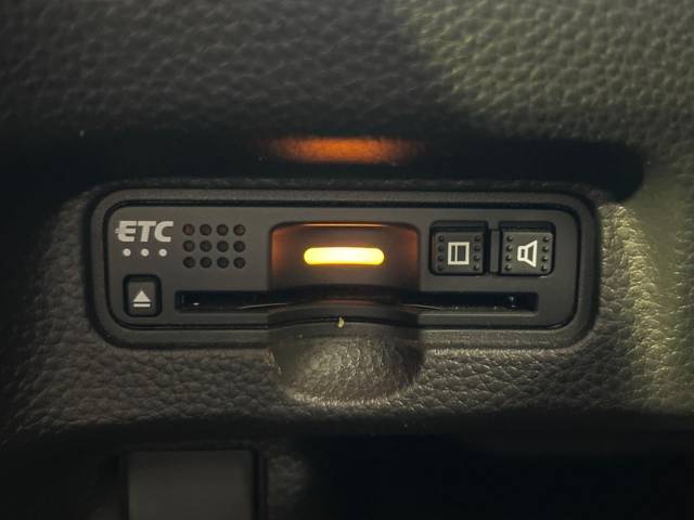 【ETC】高速道路の料金所をストレスなく通過！話題のスポットやサービスエリアに多い「スマートIC」利用時は必須のアイテムです。当店でセットアップを実施、ご納車当日からすぐにご利用いただけます！