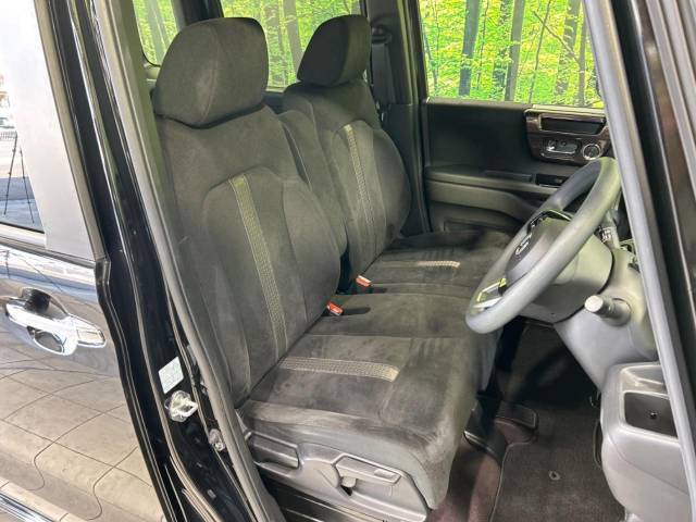 運転席シート廻りは使用感も少なく、良好な状態となっています。丁寧に使われていたことがよくわかりますね。