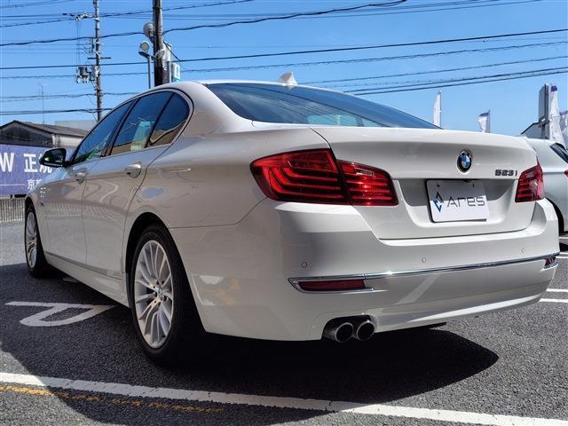 厳選されたBMW中古車が50台ほど展示されております。営業時間は10：00から18：00で年中無休（GW・お盆・年末年始を除く）で営業しております。
