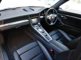 運転しやすい右ハンドル、7速PDK搭載！！　取説・記録簿付　もちろん事故歴ありません！！