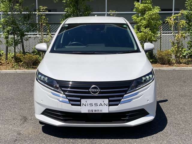 こちらの掲載車両の取扱い、日産神奈川Carスクエア湘南台が窓口となります。日本全国登録→ご自宅へ納車(弊社指定陸送会社による納車※一部離島不可)または私共店舗での受渡し納車、いずれかで承っております、