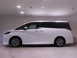 両側電動スライドドアはドアの直接操作以外にも運転席からのスイッチ操作やリモコン操作でも開閉が可能！狭い駐車場などでもドアの開閉が楽々・安心ですね！
