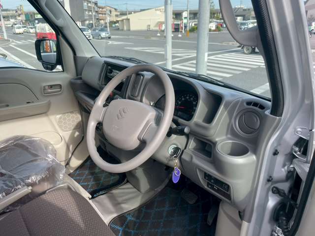 内外装から装備、グレードにこだわった仕入れをしております。誰よりもお客様の事を一番に考え実際に使用される方の目線に合わせ低価格車でも安心の保証付き販売を実施しております。お気軽にお電話ください。