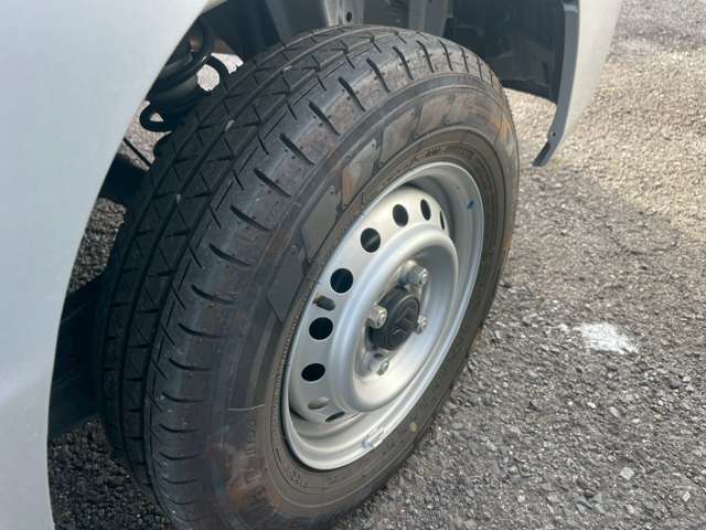 ご来店の際は無料ダイヤル『0078-6002-929302』まで事前にお電話ください。その際はカーセンサーを見たとお伝え頂けるとスムーズにご案内が出来ますのでよろしくお願い致します。