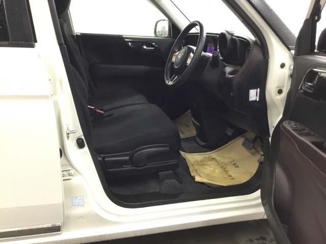 フィット性も良く、楽な運転姿勢を保てます。