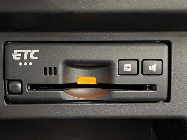 【ETC】高速道路の料金所をストレスなく通過！話題のスポットやサービスエリアに多い「スマートIC」利用時は必須のアイテムです。当店でセットアップを実施、ご納車当日からすぐにご利用いただけます！