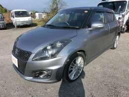 外装フルノーマル全体的にコンディション良いですがリヤに修理歴があります。軽微なもですがよくご説明いたしますので是非、現車の確認をお願いいたします