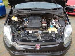 エンジンは1.4L直列4気筒SOHC 32,68KMでタイミングベルト、ドライブベルト、ウォーターポンプ一式を交換しています。