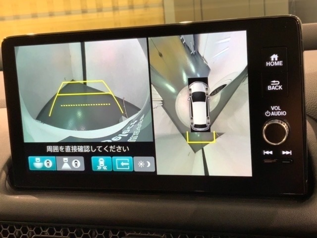 全方位モニターがついています！　車の周囲を360°安全確認できるので、普段の駐車はもちろんの事、縦列駐車や幅寄せの際にも活躍してくれますよ。