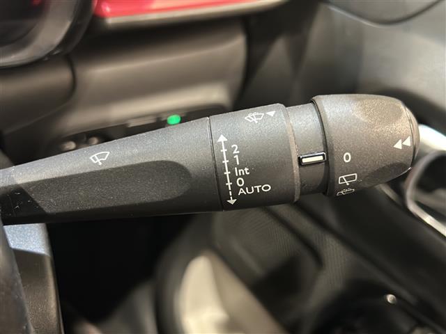 LIBERALAは、輸入車選びの新たなスタイルを提案するインポート・セレクト・ブランドです。オーナー様となる方がクルマから直接感じる感性を第一にした、最良の一台との出会いをコーディネートいたします。