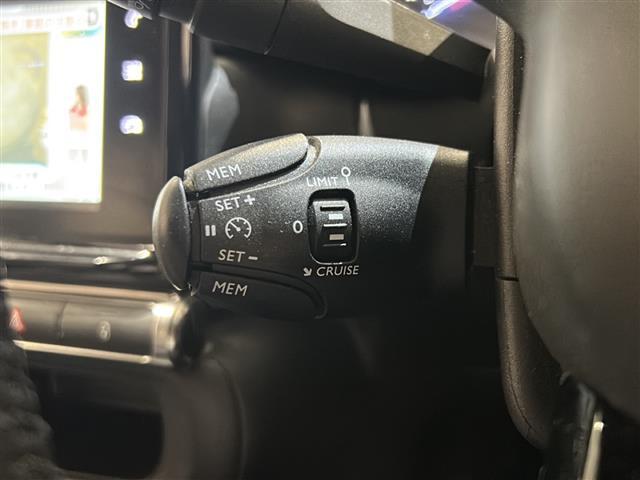 LIBERALAは、輸入車選びの新たなスタイルを提案するインポート・セレクト・ブランドです。オーナー様となる方がクルマから直接感じる感性を第一にした、最良の一台との出会いをコーディネートいたします。
