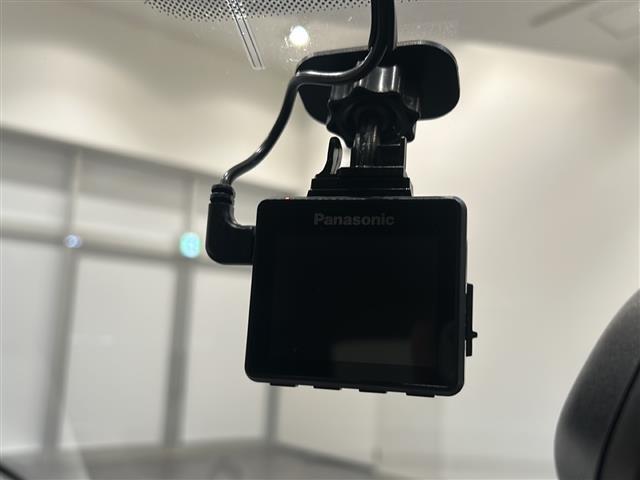【ドライブレコーダー】運転中の記録を残します。事故などを起こした起こされた時の証拠を残し、スムーズな対応が可能になります。